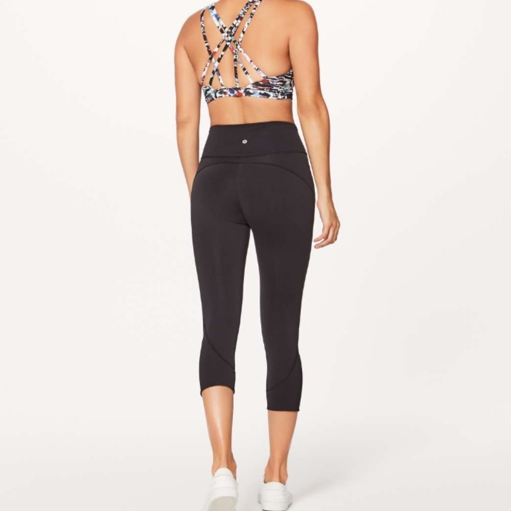 Lululemon In Movement Crop *Everlux 19"